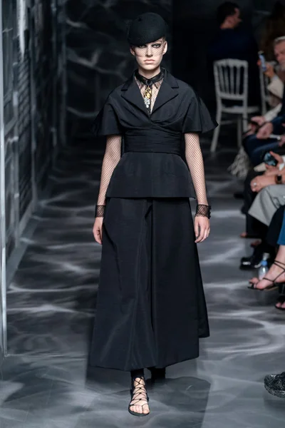Look 17